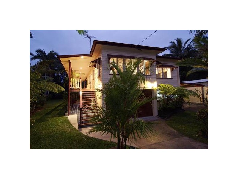 11 Gummow Close, Whitfield QLD 4870