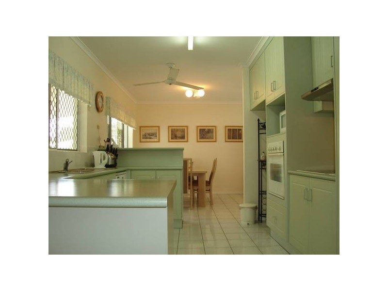 20 Mackey Close, Brinsmead QLD 4870