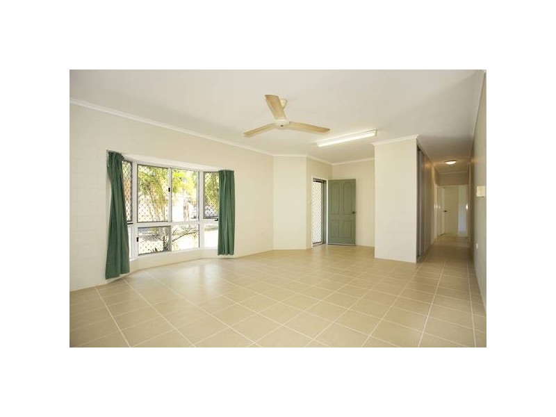 1/11 Nesbit Street, Whitfield QLD 4870