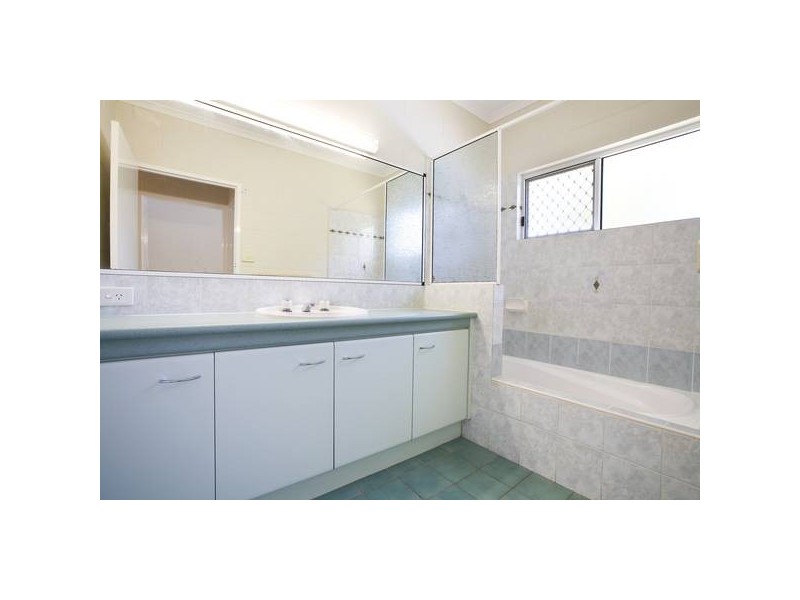 1/11 Nesbit Street, Whitfield QLD 4870