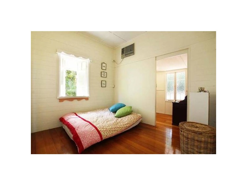 3 Chatham Tce, Smithfield QLD 4878