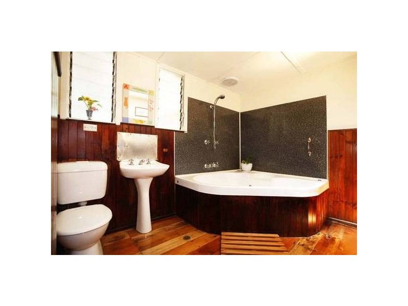 3 Chatham Tce, Smithfield QLD 4878