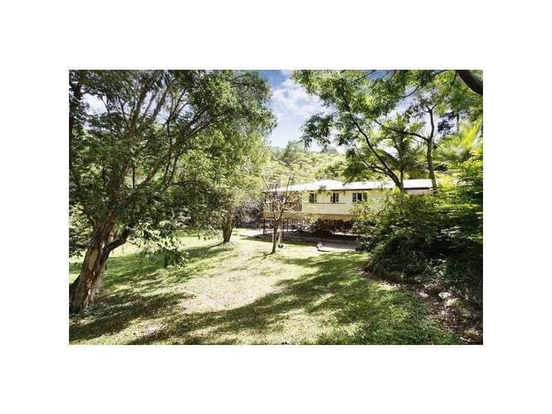 3 Chatham Tce, Smithfield QLD 4878