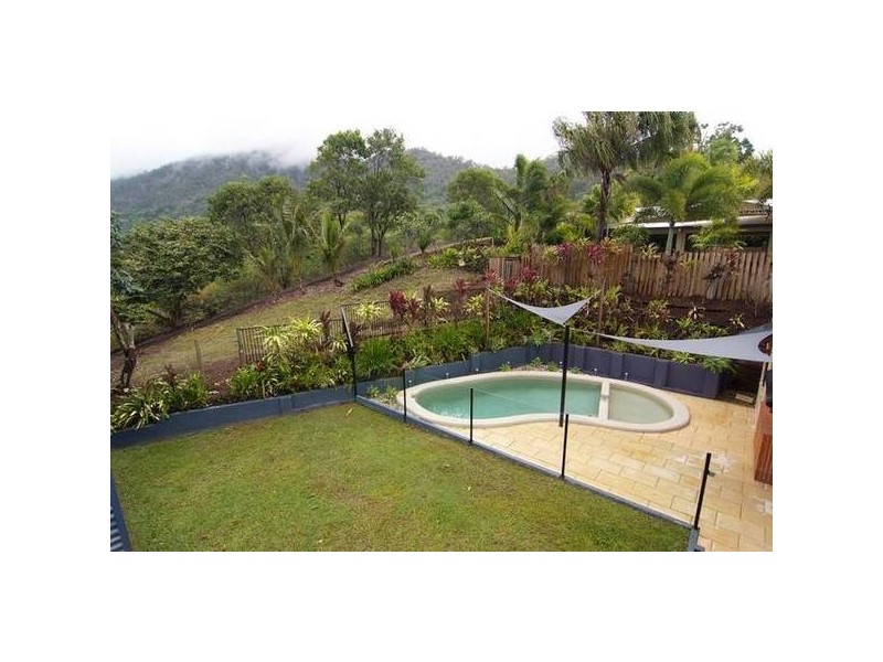 15 West Parkridge Drive, Brinsmead QLD 4870