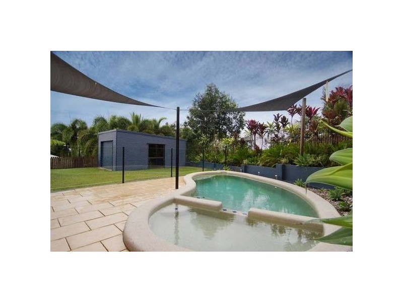 15 West Parkridge Drive, Brinsmead QLD 4870