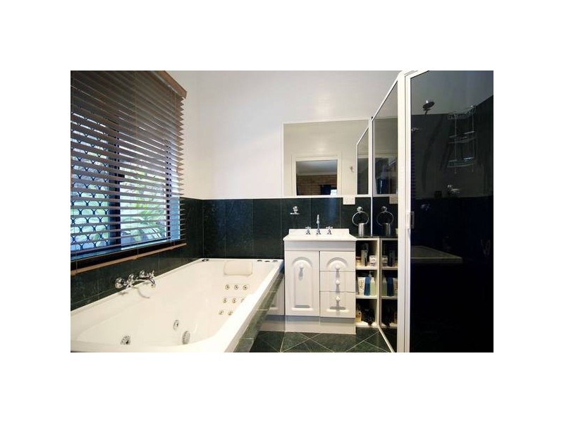 15 West Parkridge Drive, Brinsmead QLD 4870