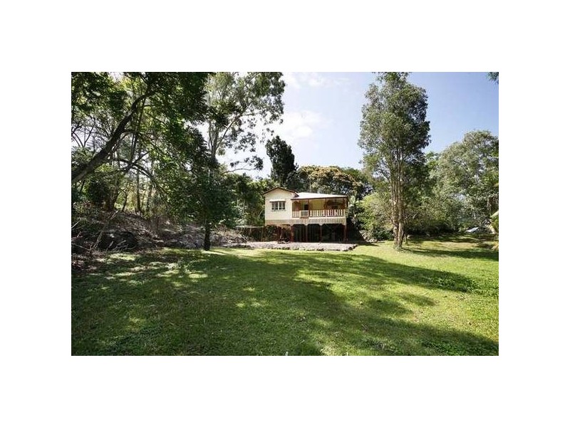 3 Chatham Tce, Smithfield QLD 4878