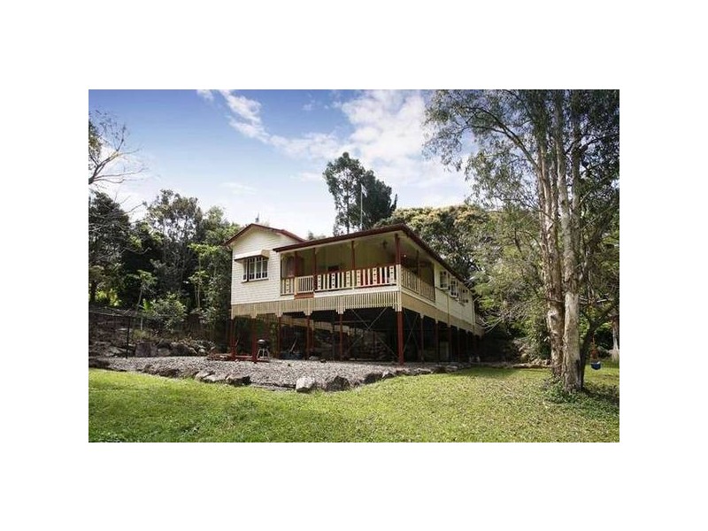 3 Chatham Tce, Smithfield QLD 4878