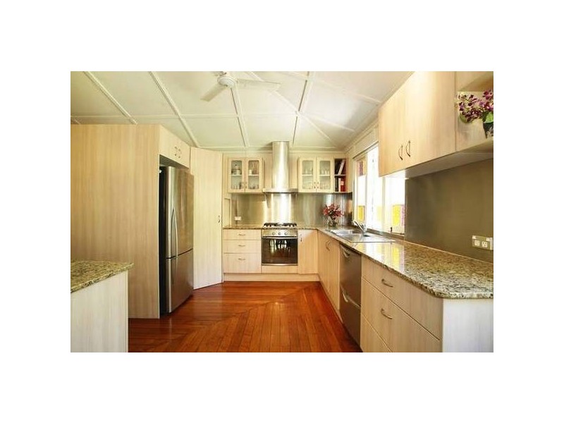 3 Chatham Tce, Smithfield QLD 4878