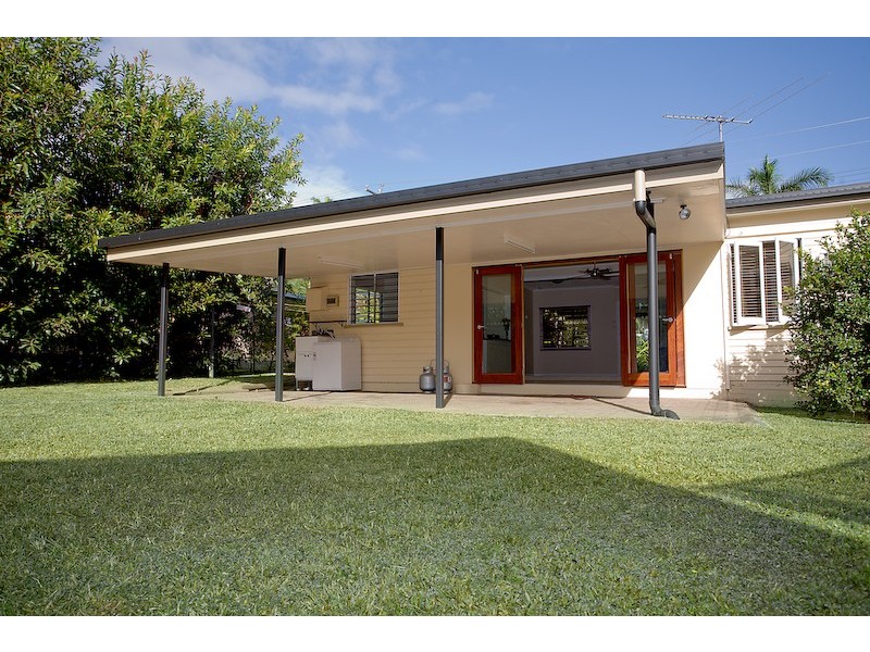 46 Atherton Street, Whitfield QLD 4870