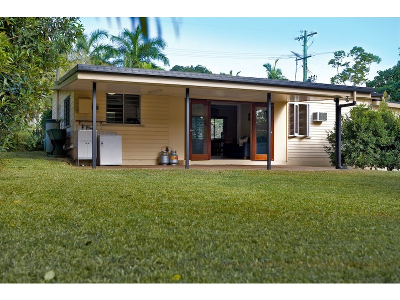 46 Atherton Street, Whitfield QLD 4870