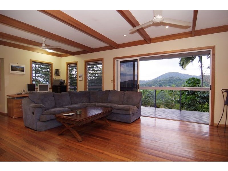 17 Sun Street, Brinsmead QLD 4870