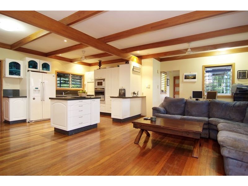 17 Sun Street, Brinsmead QLD 4870