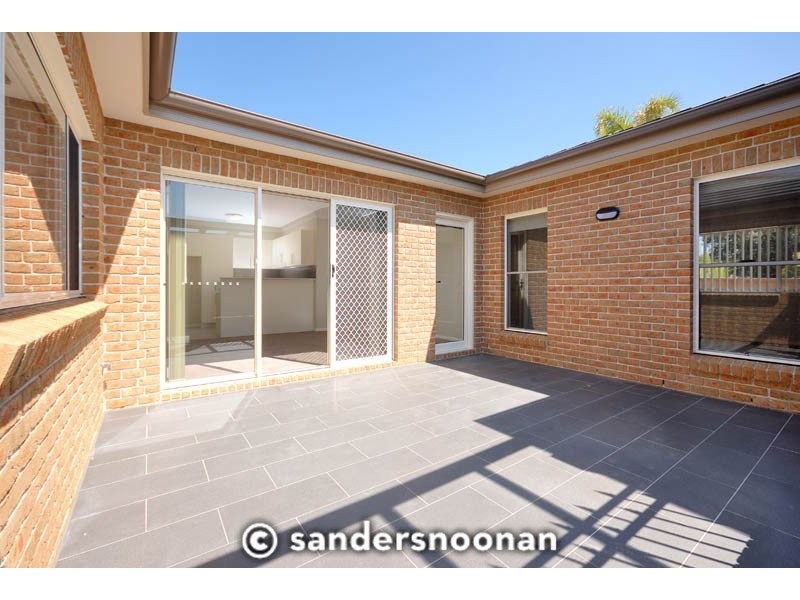 4/6 Waldo Crescent, Peakhurst NSW 2210