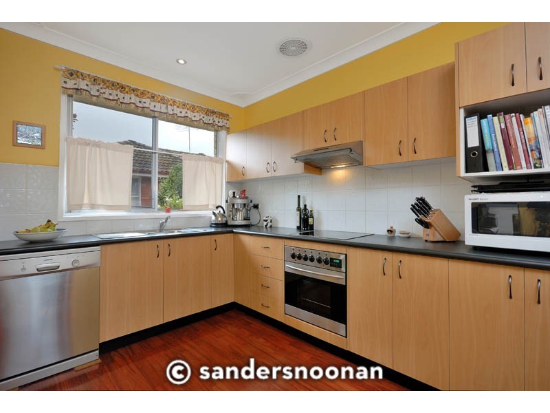 2/17 Mutual Road, Mortdale NSW 2223