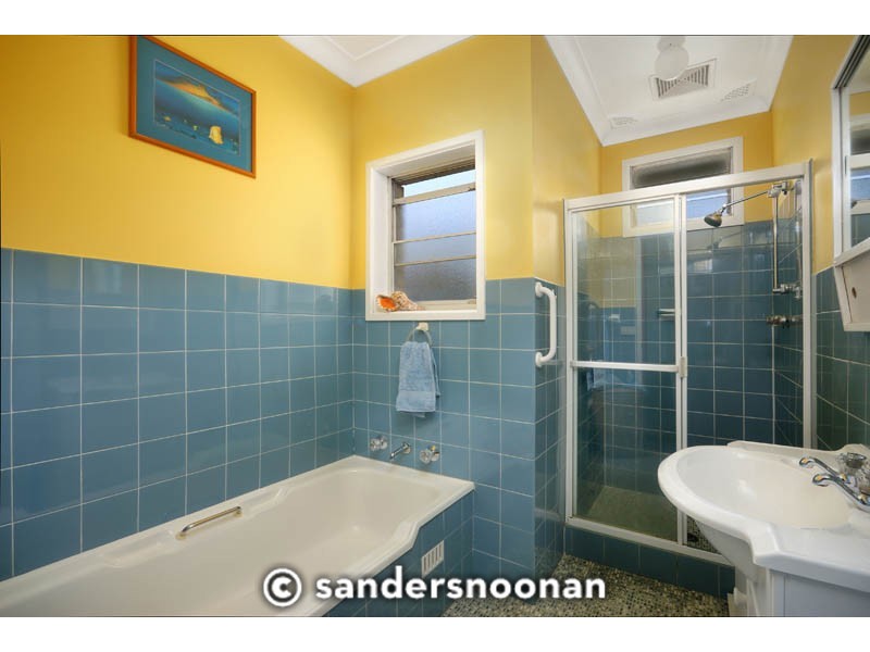 2/17 Mutual Road, Mortdale NSW 2223