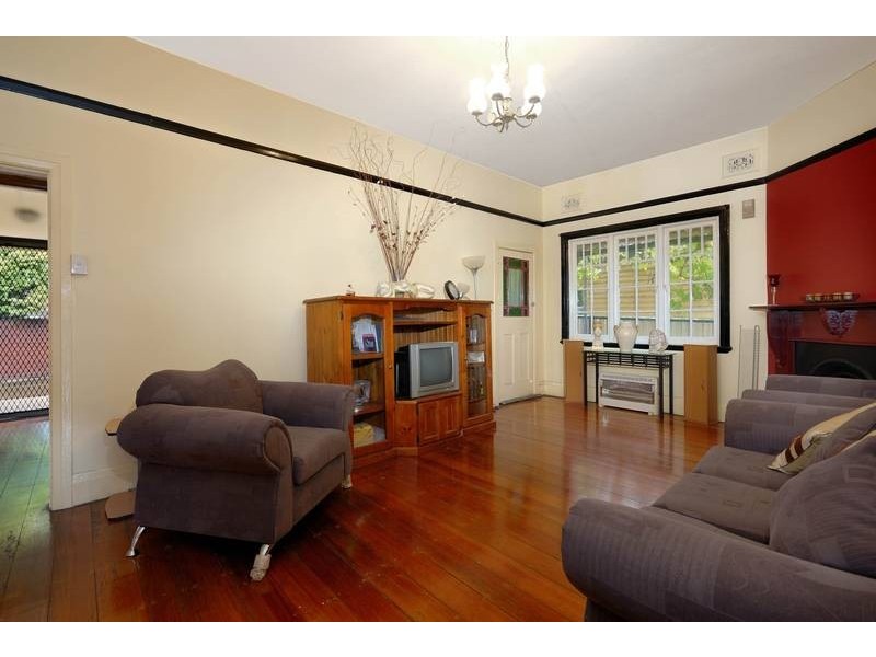 290 King Georges Rd, Roselands NSW 2196