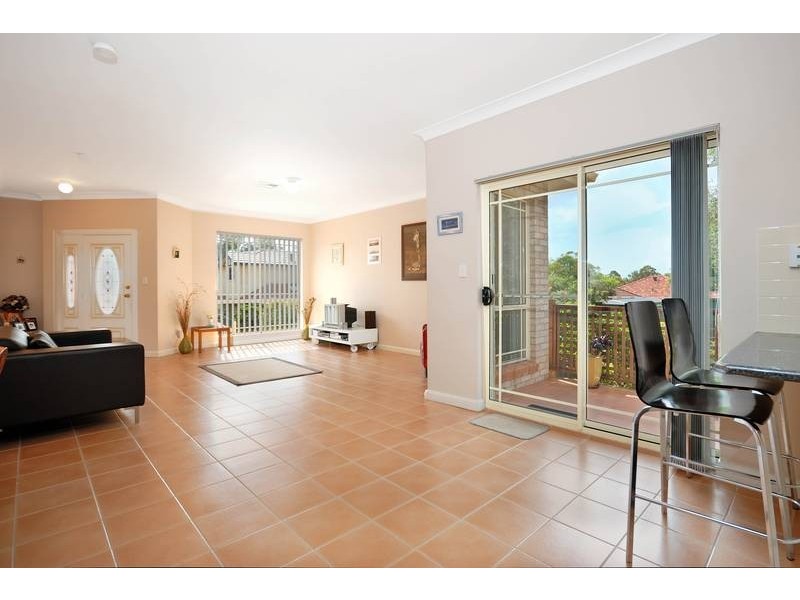 2/36 Clarke St South, Peakhurst NSW 2210