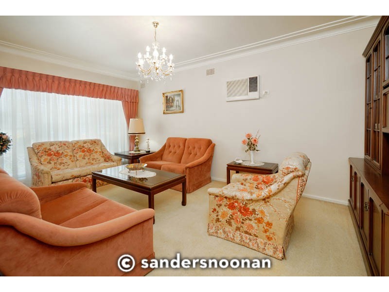 17 Kerrie Crescent, Peakhurst NSW 2210