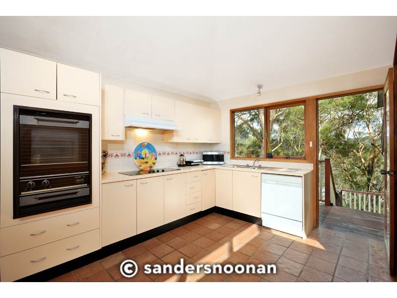 16 Banksia Place, Lugarno NSW 2210