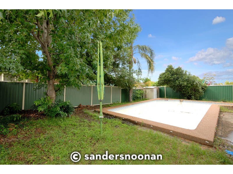 8 Lilydale Avenue, Peakhurst NSW 2210