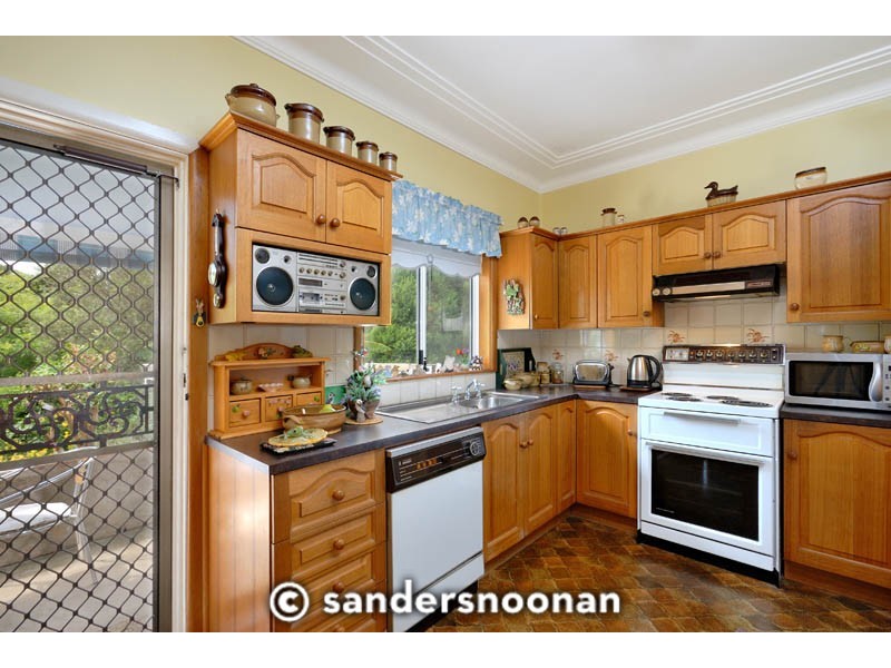 15 Tournay Street, Peakhurst NSW 2210