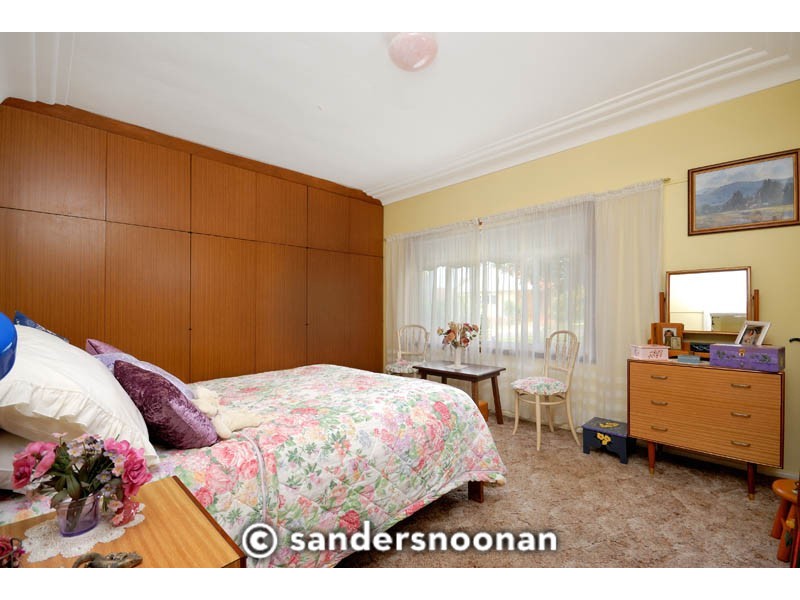 15 Tournay Street, Peakhurst NSW 2210