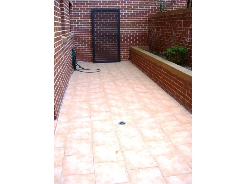 2/35 Pitt Street, Mortdale NSW 2223