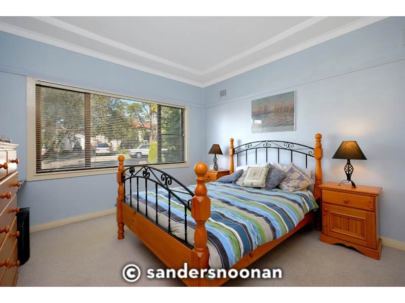 2 Bailey Parade, Peakhurst NSW 2210