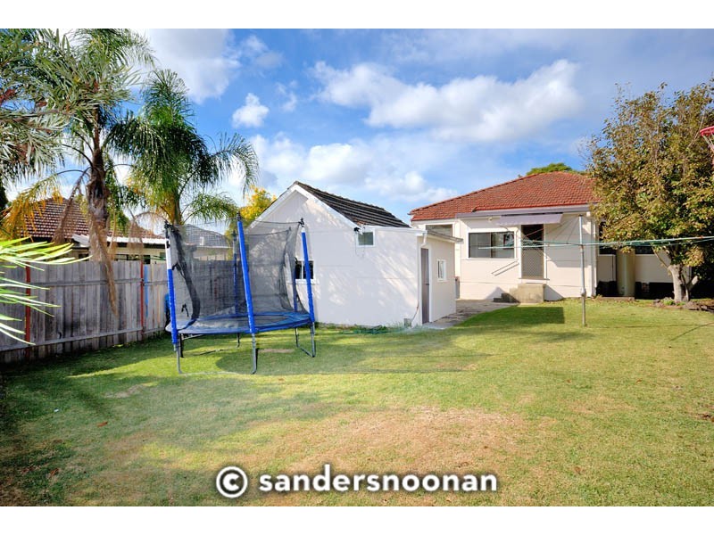 2 Bailey Parade, Peakhurst NSW 2210