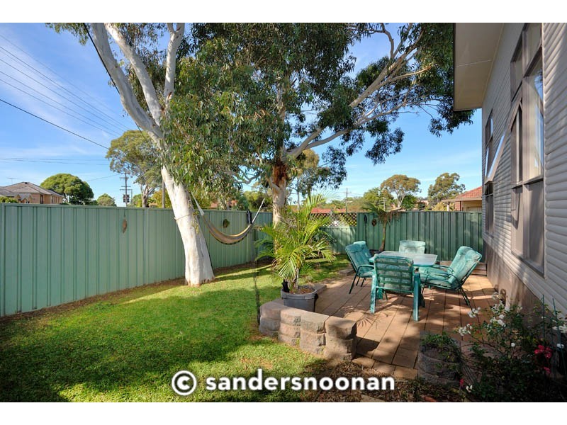 1 Yuruga St, Beverly Hills NSW 2209