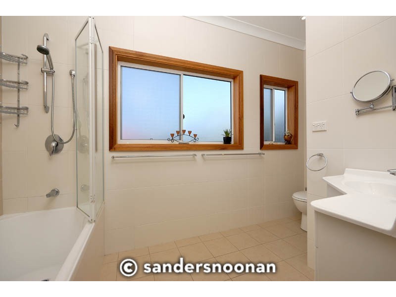 1 Yuruga St, Beverly Hills NSW 2209
