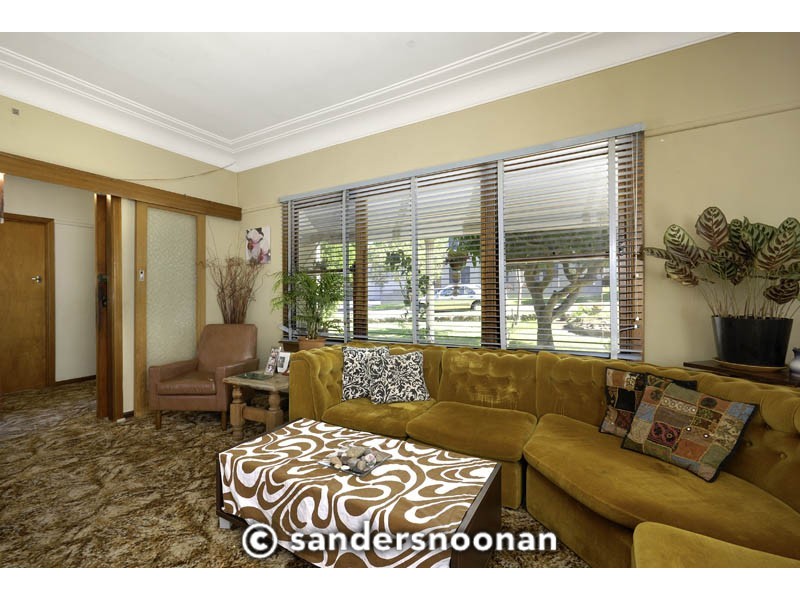 21 Beale Crescent, Peakhurst NSW 2210