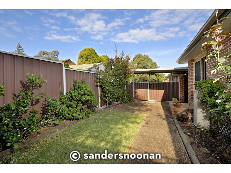 2/4 Wattle Street, Peakhurst NSW 2210