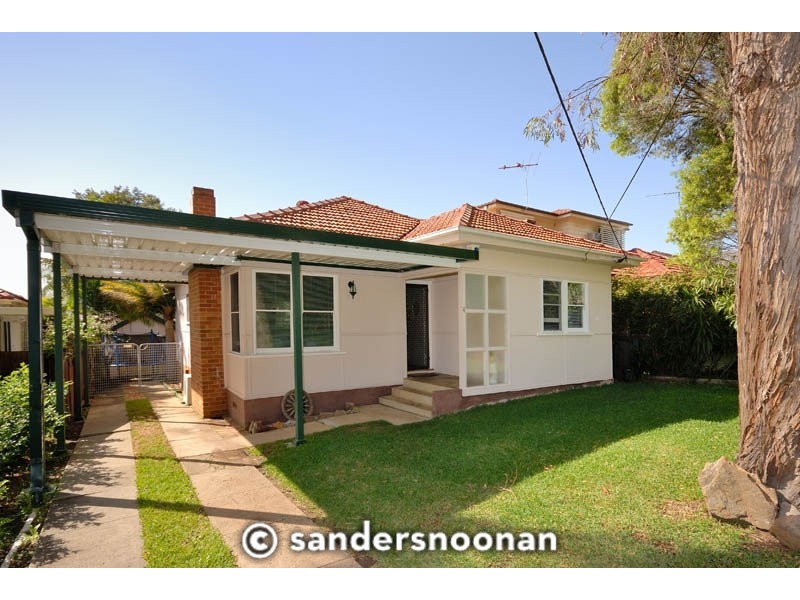 4 Mona Road, Riverwood NSW 2210