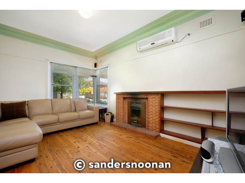 4 Mona Road, Riverwood NSW 2210