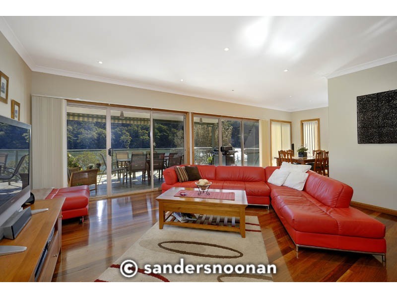 118 Moons Avenue, Lugarno NSW 2210