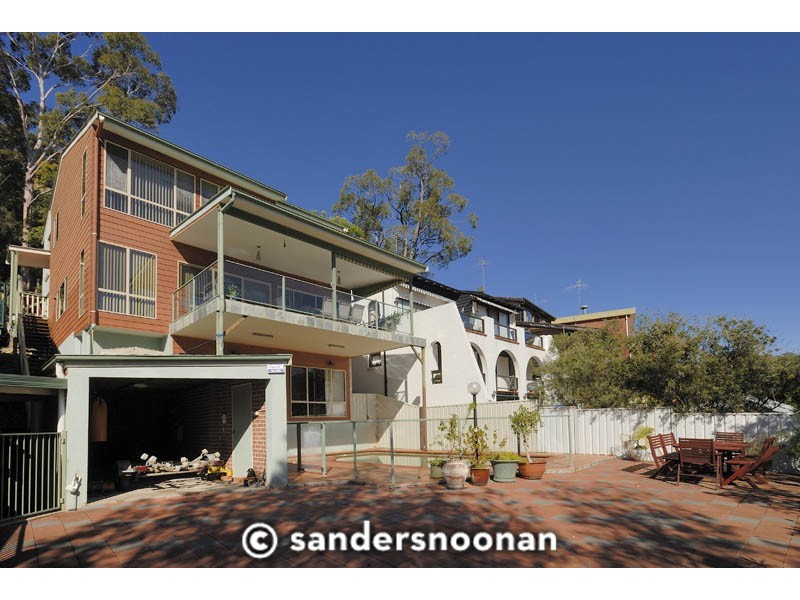 118 Moons Avenue, Lugarno NSW 2210