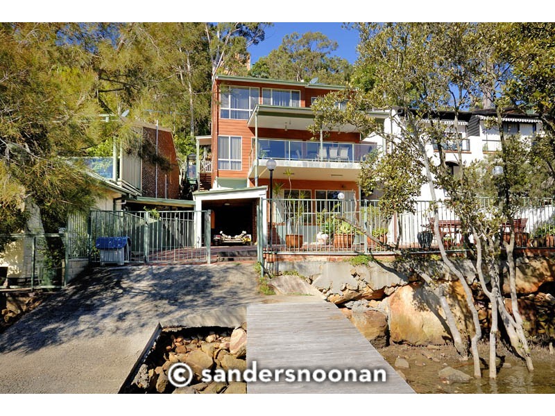 118 Moons Avenue, Lugarno NSW 2210