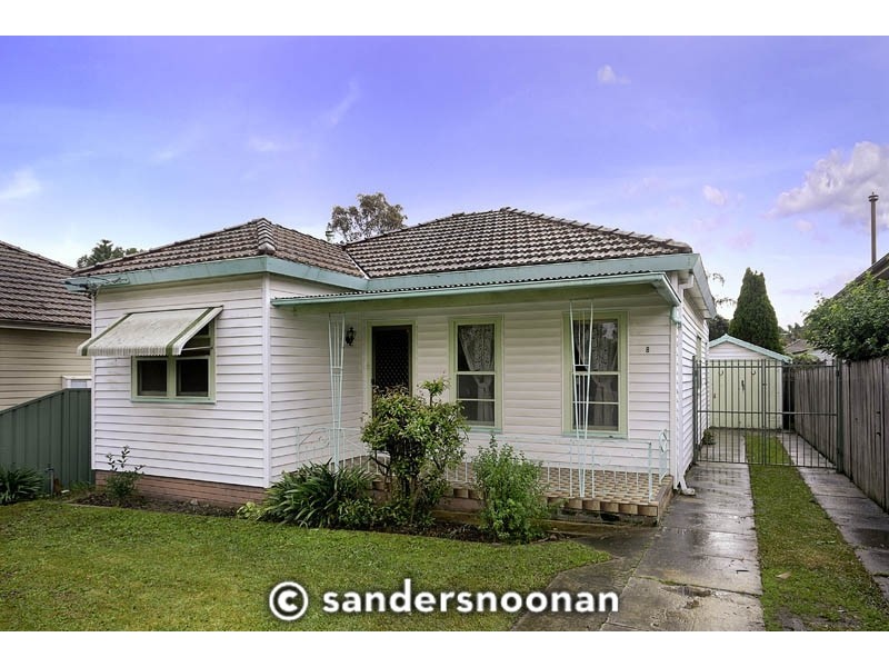 8 William Road, Riverwood NSW 2210
