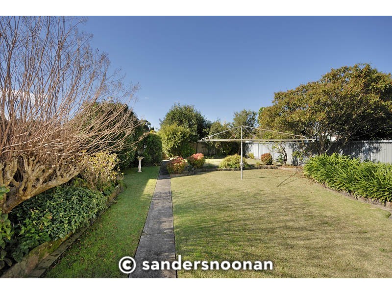 38 Lee Avenue, Beverly Hills NSW 2209