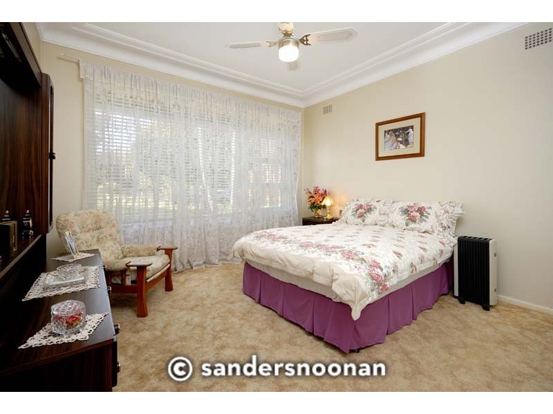 10 Berkeley Street, Peakhurst Heights NSW 2210