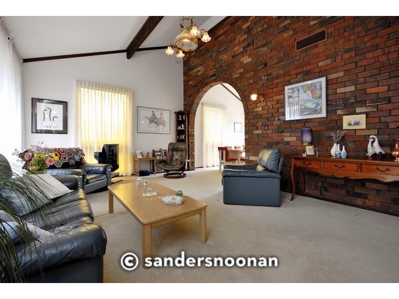 30 Lugarno Parade, Lugarno NSW 2210