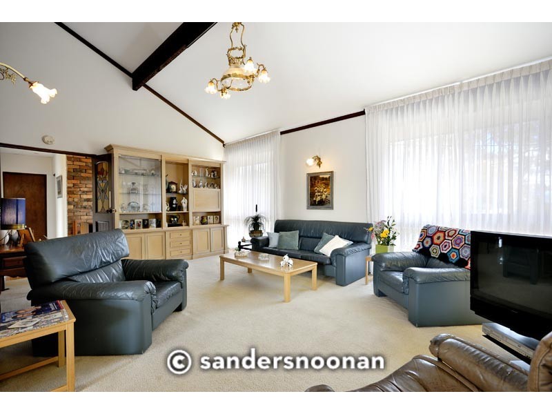 30 Lugarno Parade, Lugarno NSW 2210