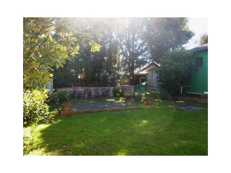 24 Meadowland Road, Peakhurst NSW 2210