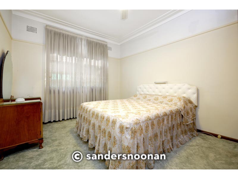 26 Hugh Avenue, Peakhurst NSW 2210