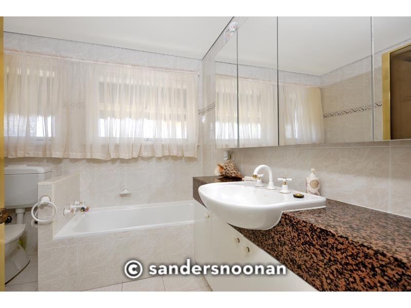 12 Vista Avenue, Peakhurst Heights NSW 2210