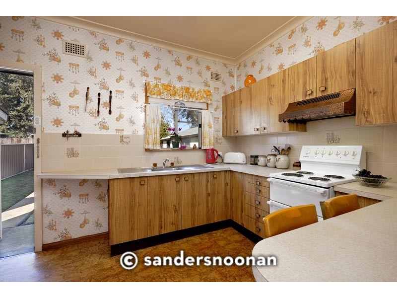 13 Leigh Avenue, Roselands NSW 2196