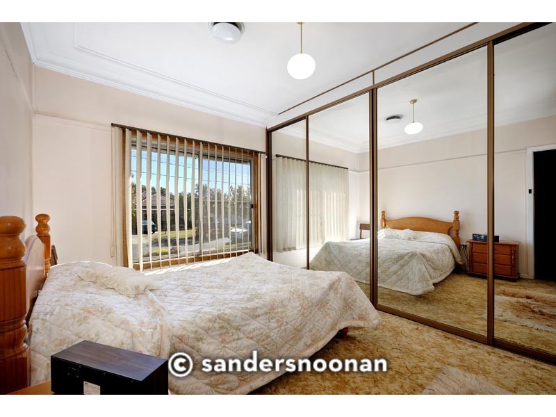 13 Leigh Avenue, Roselands NSW 2196