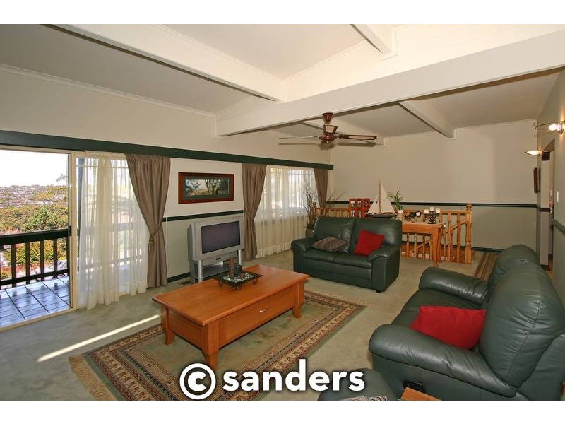 10 Woodlands Avenue, Lugarno NSW 2210